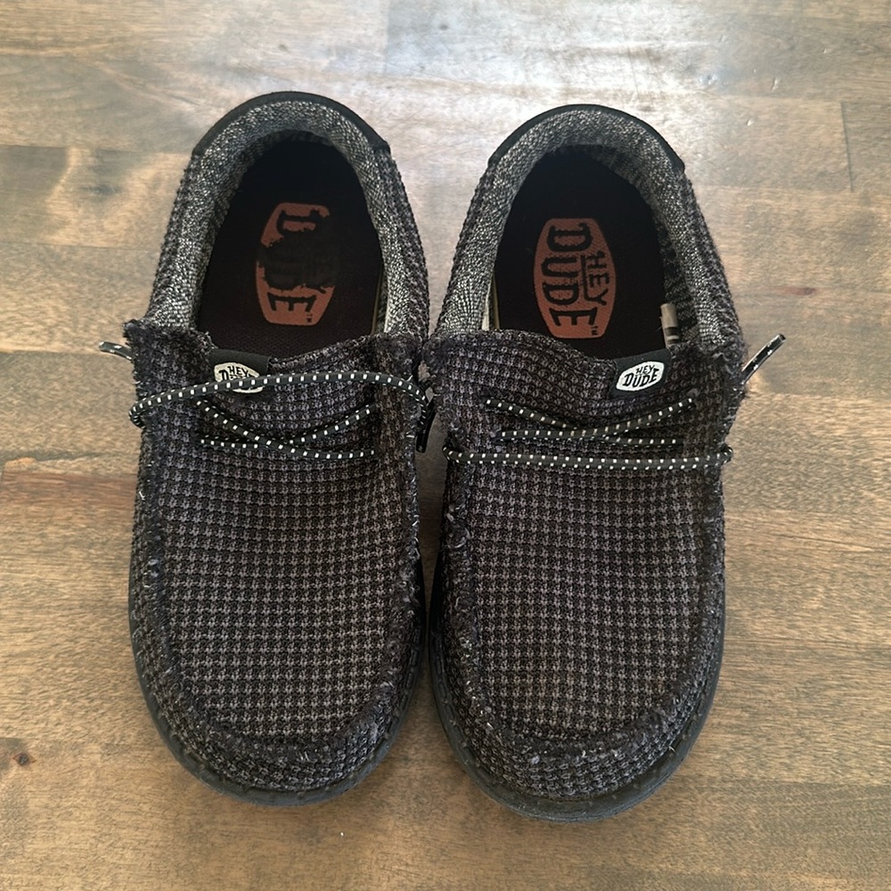 Kids hey dude shoes size 12